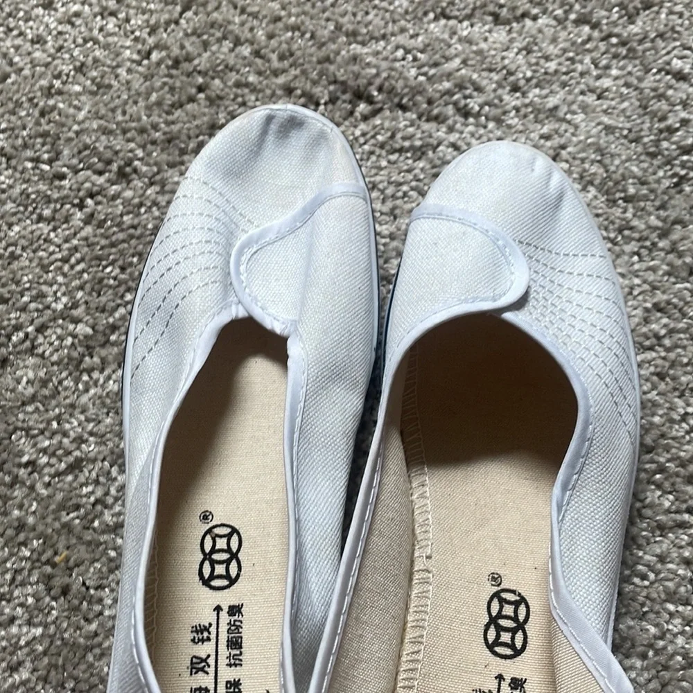 New white wedge ballet style walking shoe canvas size 7.5
